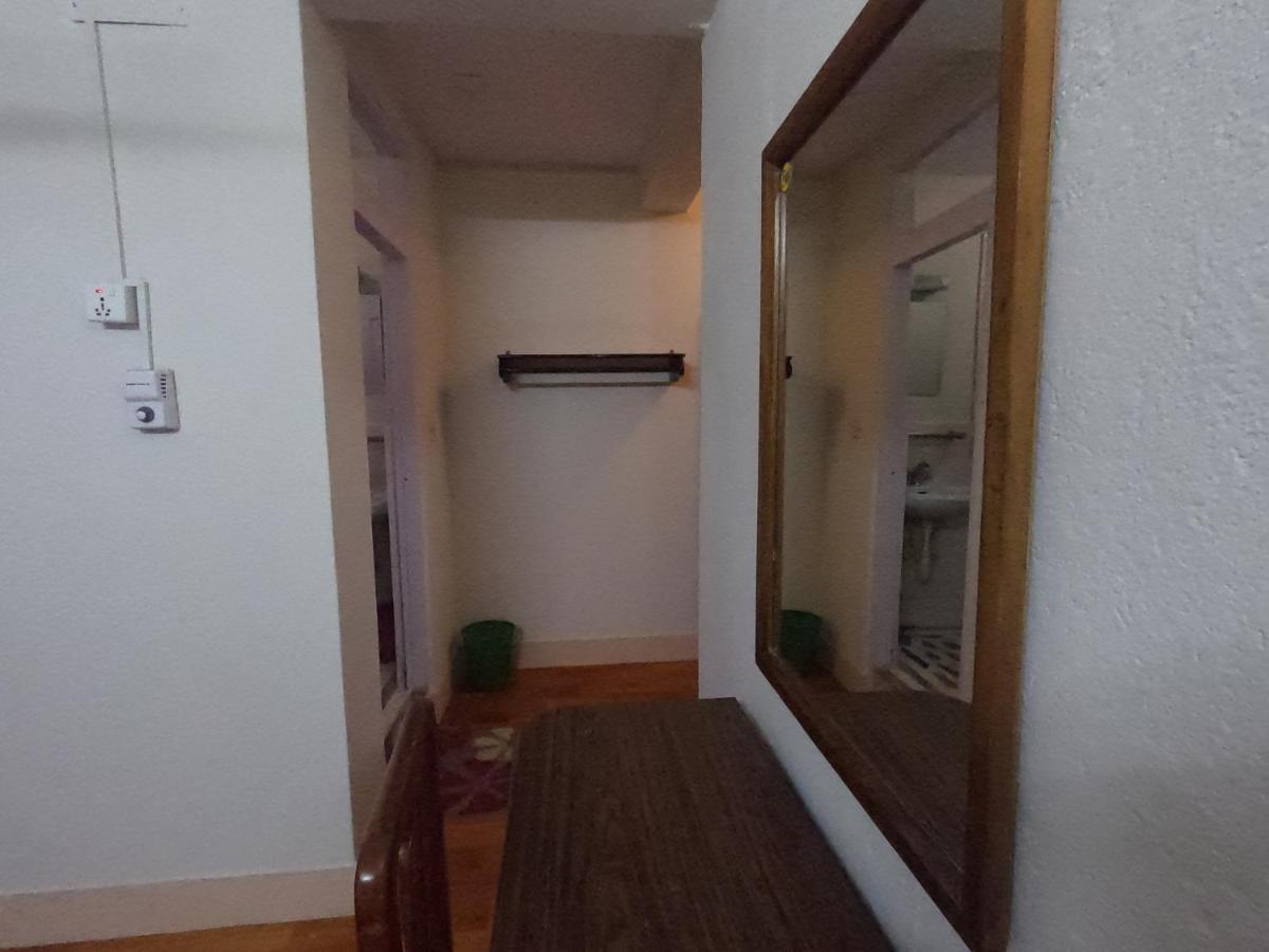Om Tara Guest House Pvt Ltd Катманду Екстер'єр фото
