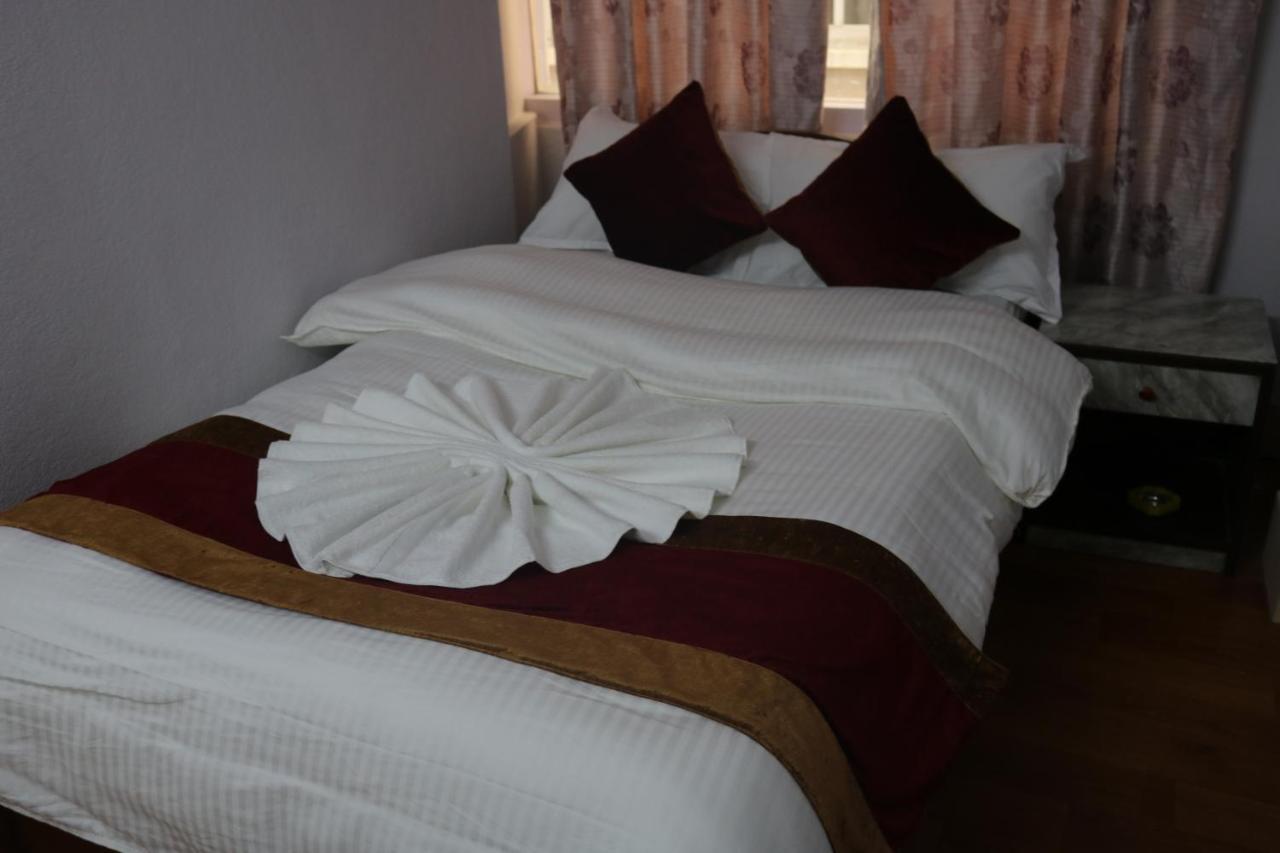 Om Tara Guest House Pvt Ltd Катманду Екстер'єр фото