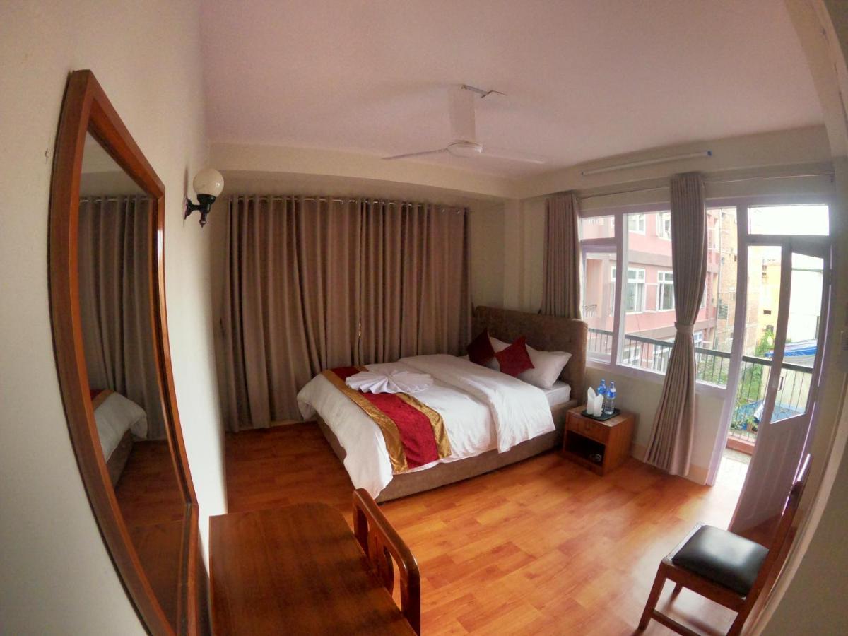 Om Tara Guest House Pvt Ltd Катманду Екстер'єр фото
