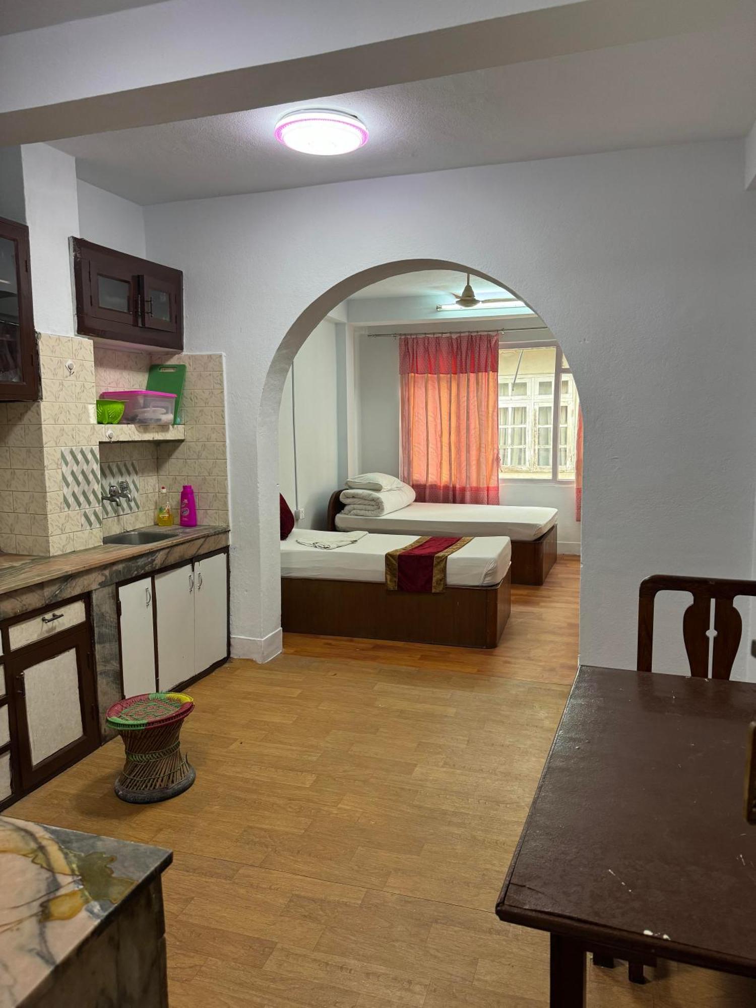 Om Tara Guest House Pvt Ltd Катманду Екстер'єр фото