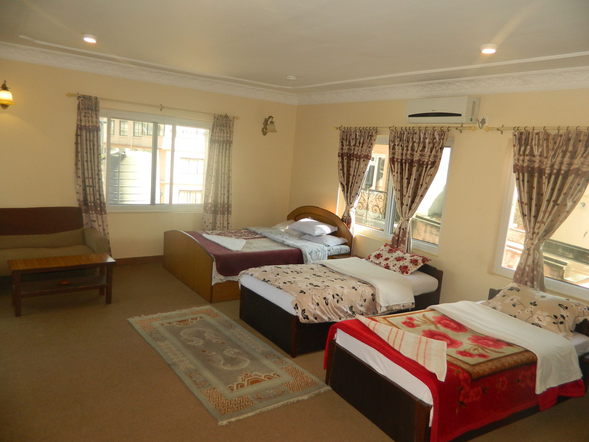Om Tara Guest House Pvt Ltd Катманду Екстер'єр фото