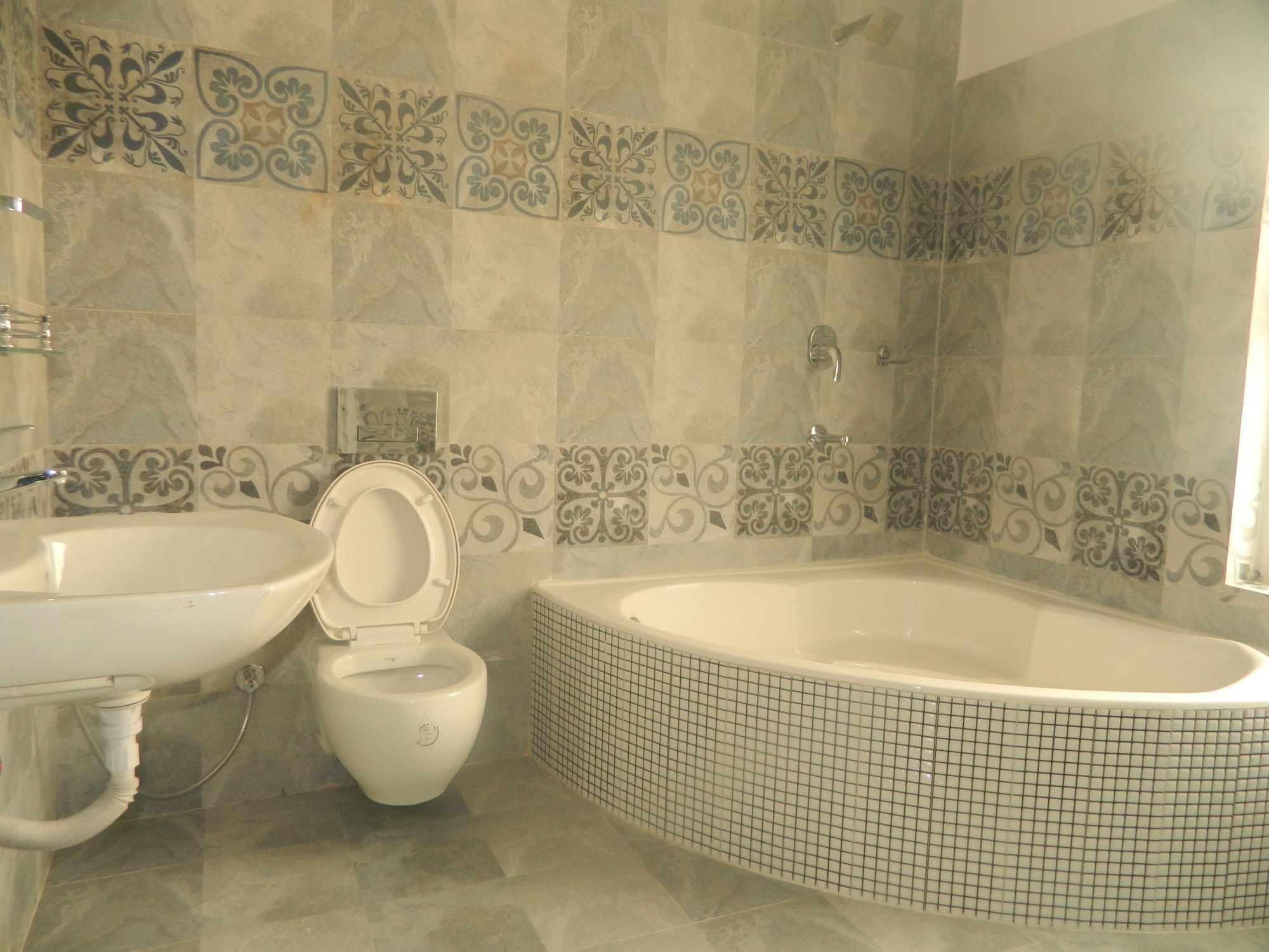 Om Tara Guest House Pvt Ltd Катманду Екстер'єр фото