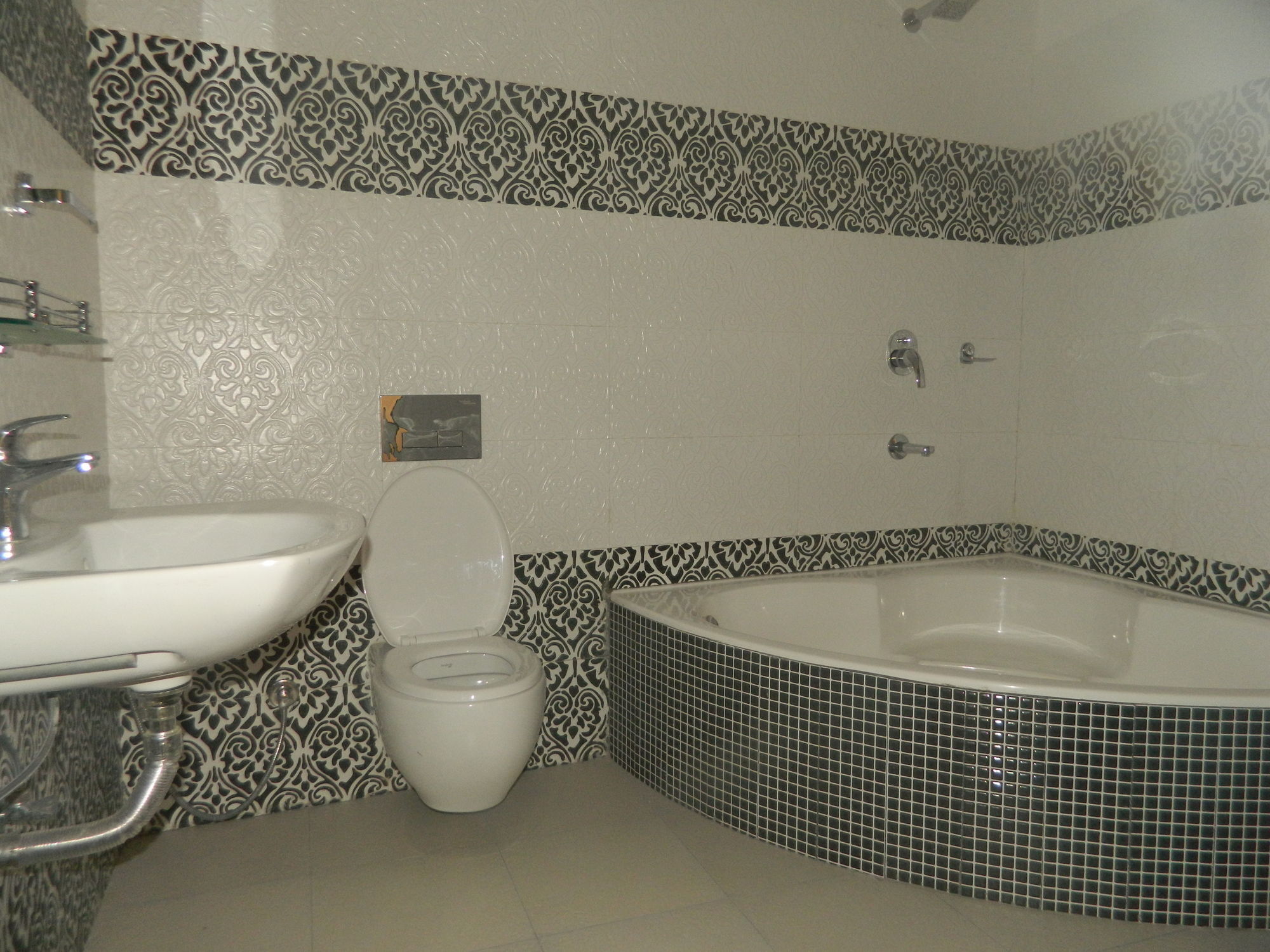 Om Tara Guest House Pvt Ltd Катманду Екстер'єр фото